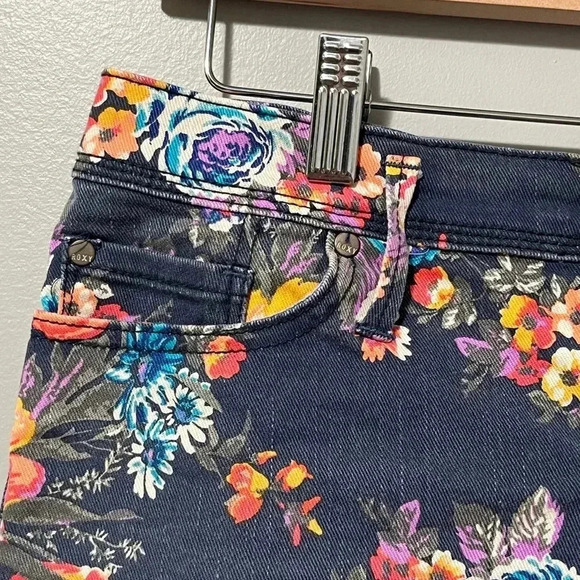 Roxy Denim Floral Print Raw Hem Shorts - Picture 3 of 10